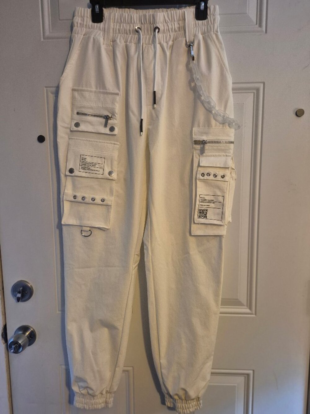 Designer high priced Cargo Pants. MANIERE DE VOIR.  Paris..Perfect w chain.